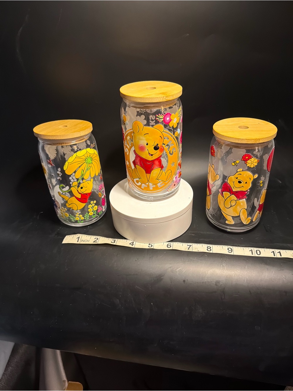 Winnie the Pooh Glass drinking glass set Set with Bamboo Lids - Yellow/Red
